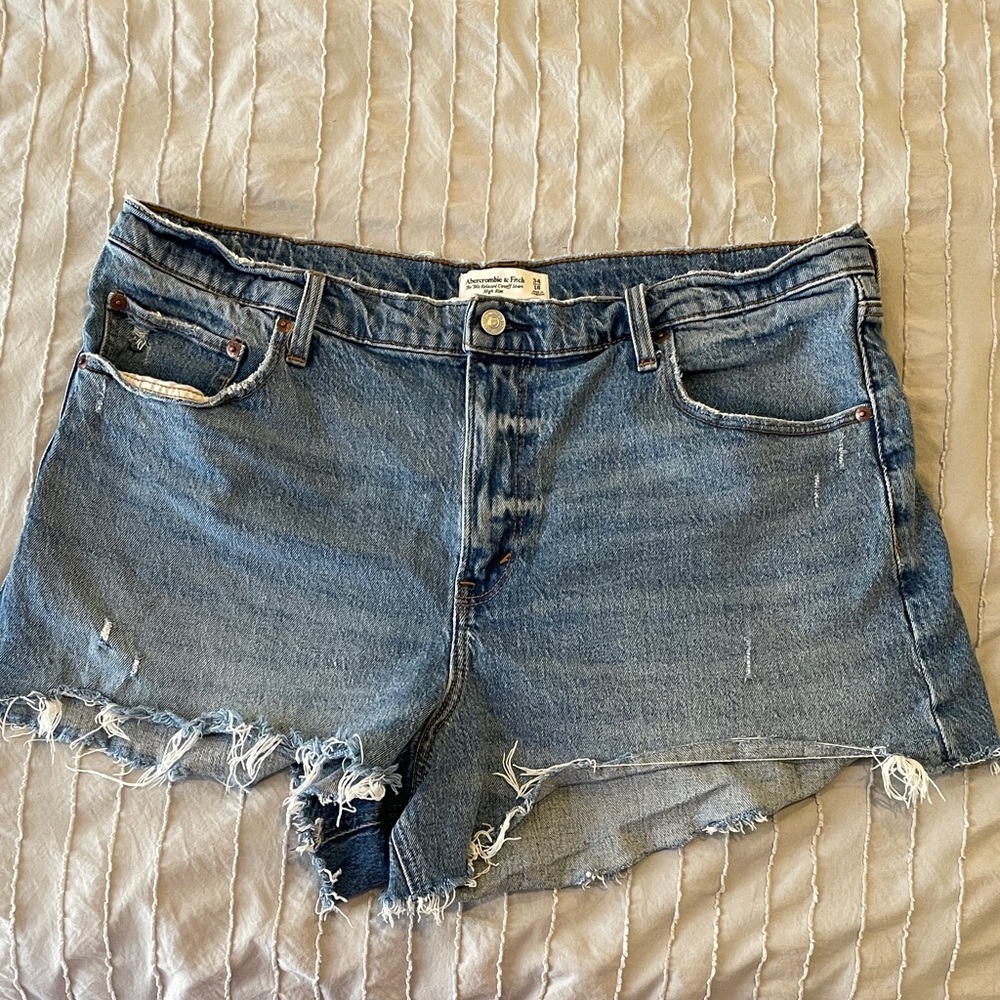 Abercrombie & Fitch 34/18 high rise distressed denim cut off shorts